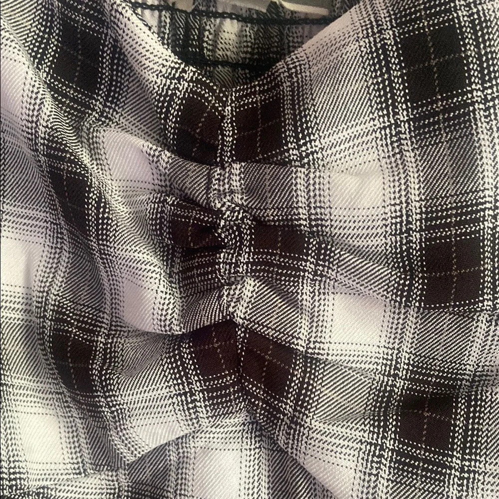 PLEIONE Black and White Peplum Blouse
Size Medium - Picture 5 of 8